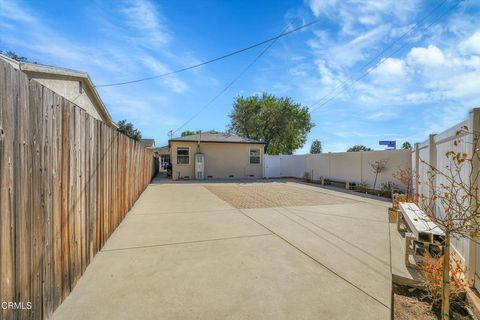 A home in La Crescenta