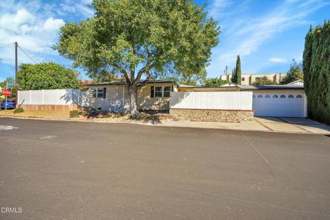 A home in La Crescenta