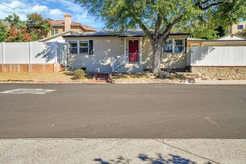 A home in La Crescenta