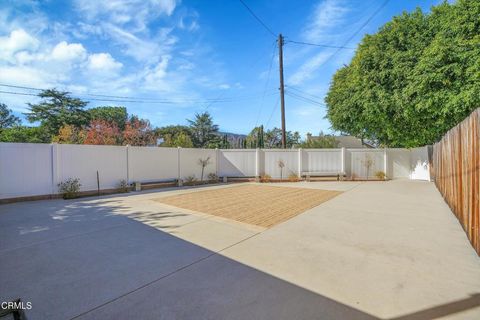 A home in La Crescenta