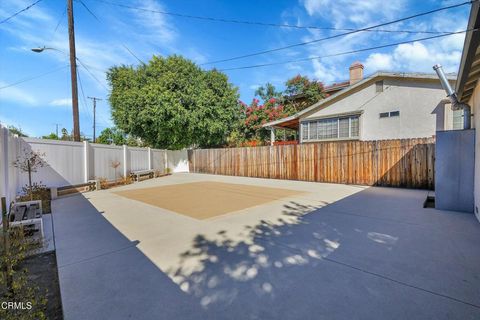 A home in La Crescenta