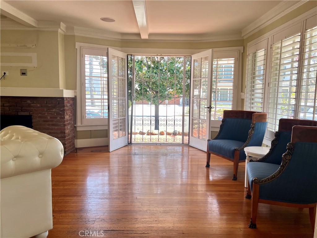 21 Temple Avenue