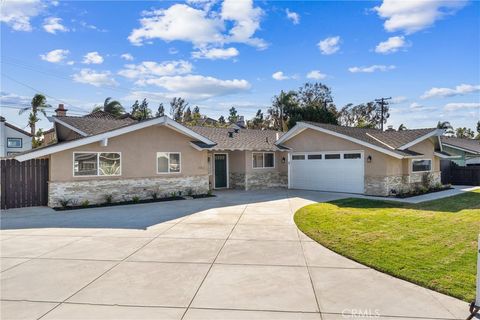 A home in North Tustin