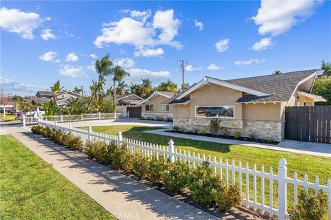 A home in North Tustin