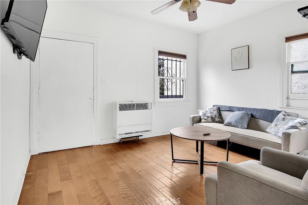 Listing image 1