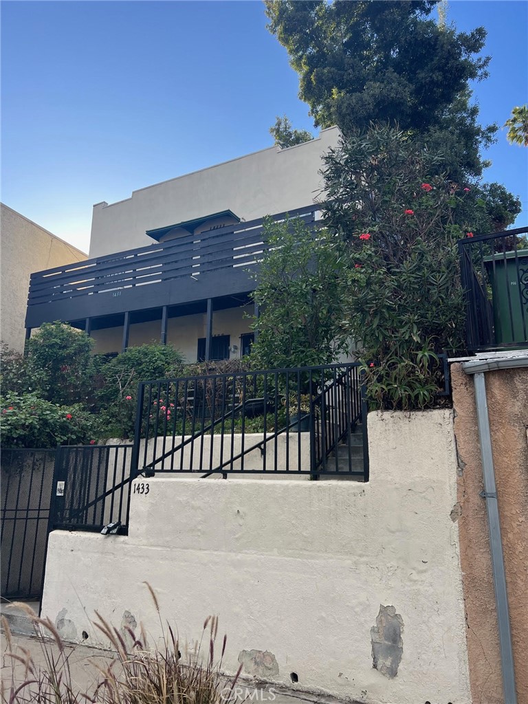 Listing image 1