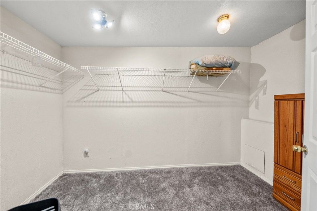 listing image 130726238548691203044