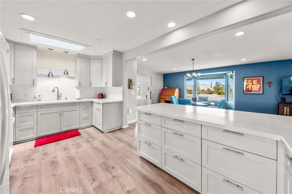 listing image 130720115777733166139
