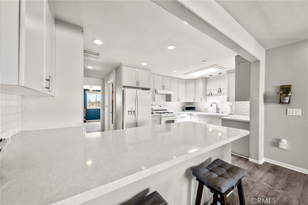 listing image 130725323537307858507