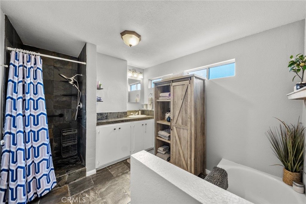 listing image 130728070718244320628