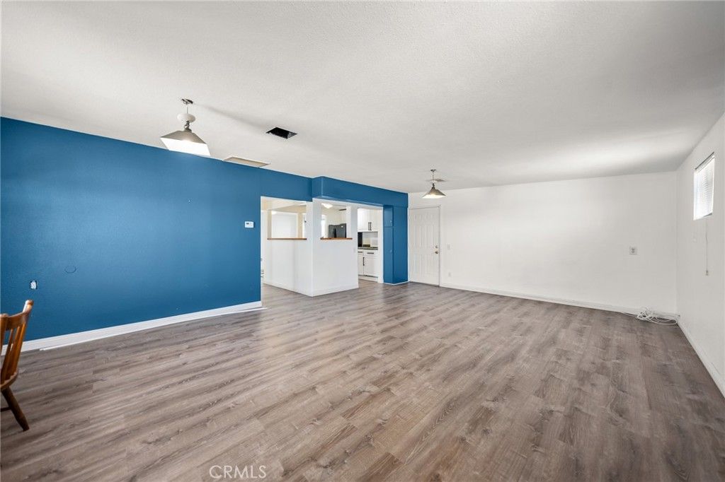 listing image 130727078074474217133