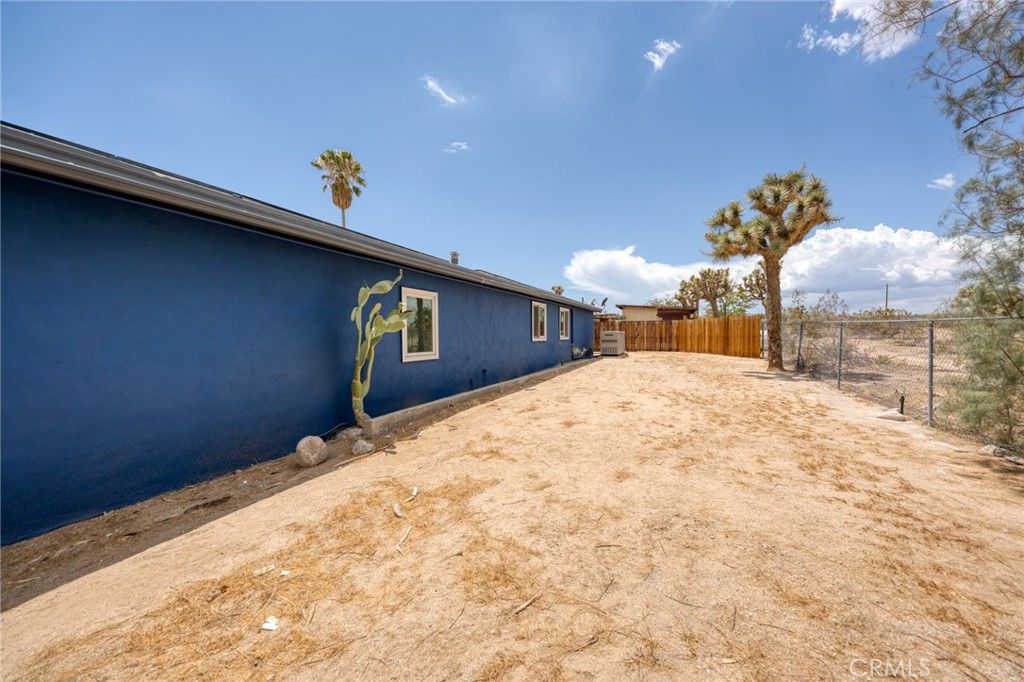 listing image 130728684808314030024