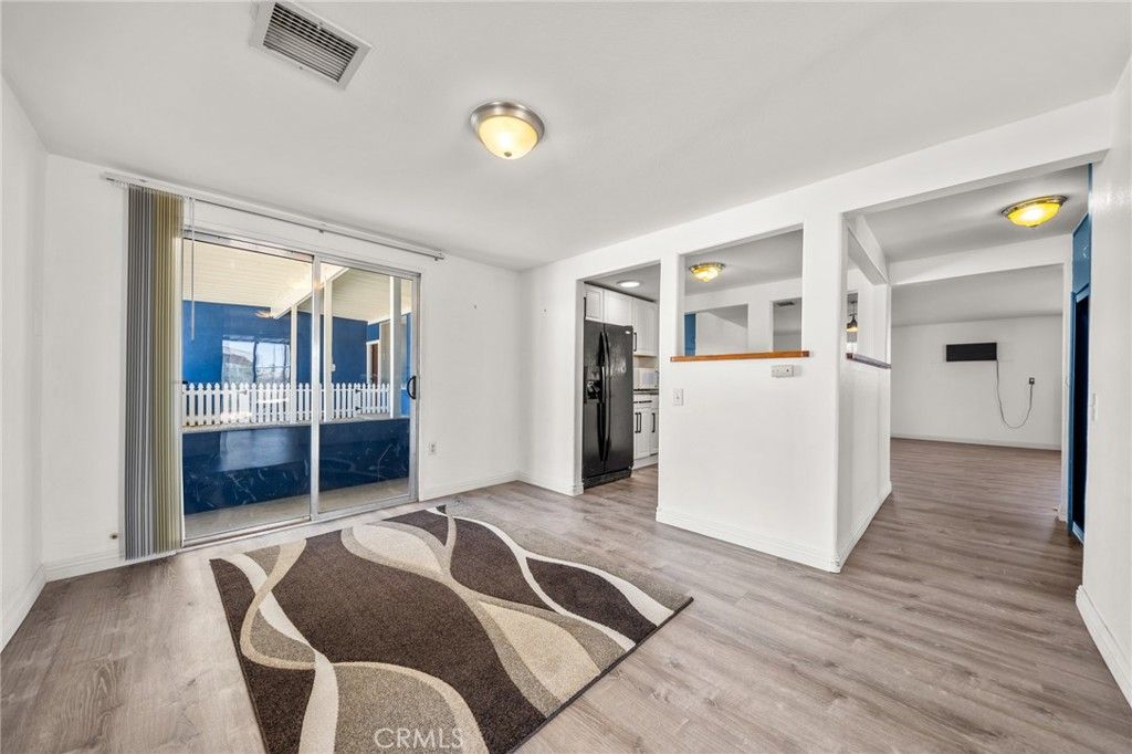listing image 130729705430236154187