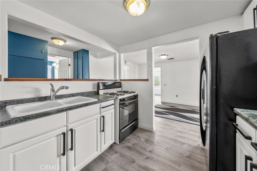 listing image 130727439594013687277