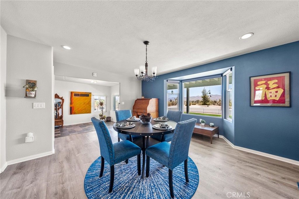 listing image 130723154455551210422