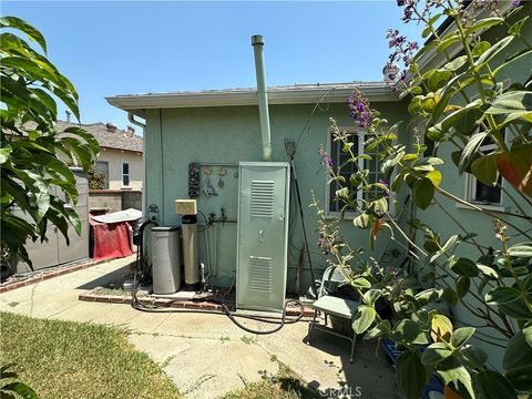 A home in El Monte