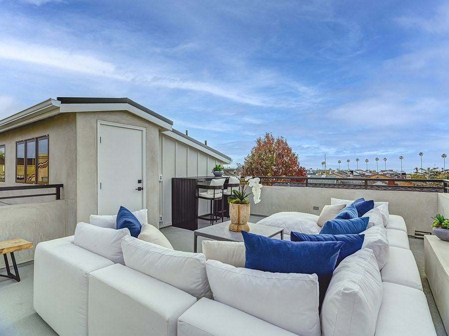 Corona del Mar South of PCH (CDMS) - Residential