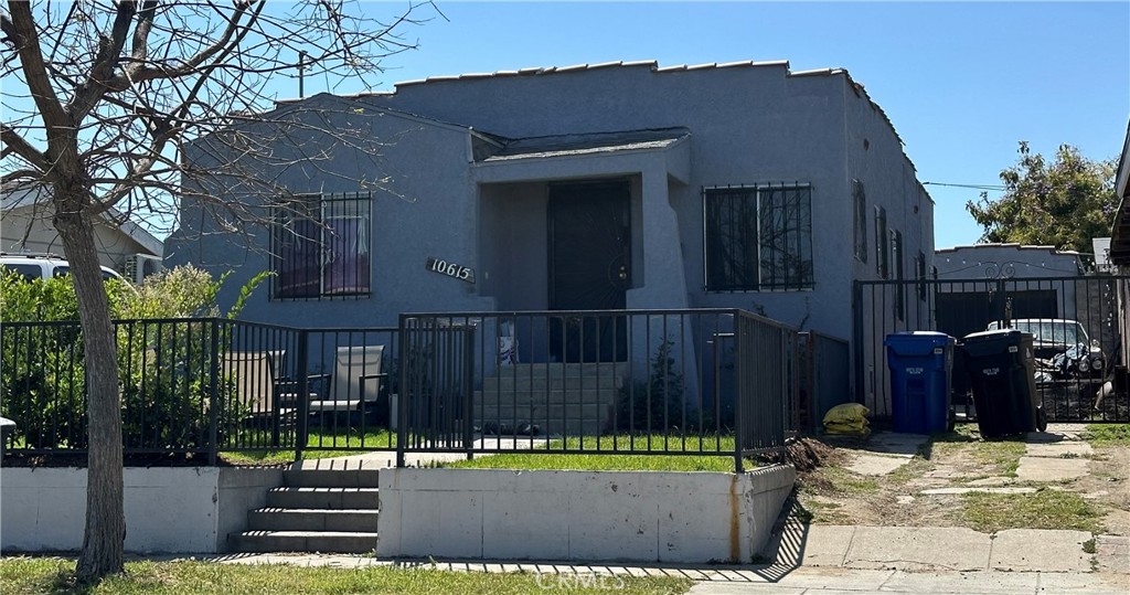 View Los Angeles, CA 90003 house