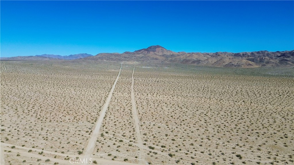 2.5 acres of untouched land in the rural area of Lucerne Valley, perfect for those seeking a private and rural lifestyle. Tucked away from the city, this property offers the enjoyment of open space and stunning mountain views nearby.
This lot is ideal for building a ranch, setting up a retreat, or enjoying outdoor adventures. With plenty of room for off-road vehicles and other recreational activities, it’s a great spot for anyone who loves the outdoors.
If you’re looking for peace, privacy, and endless possibilities, this land is ready for your vision!