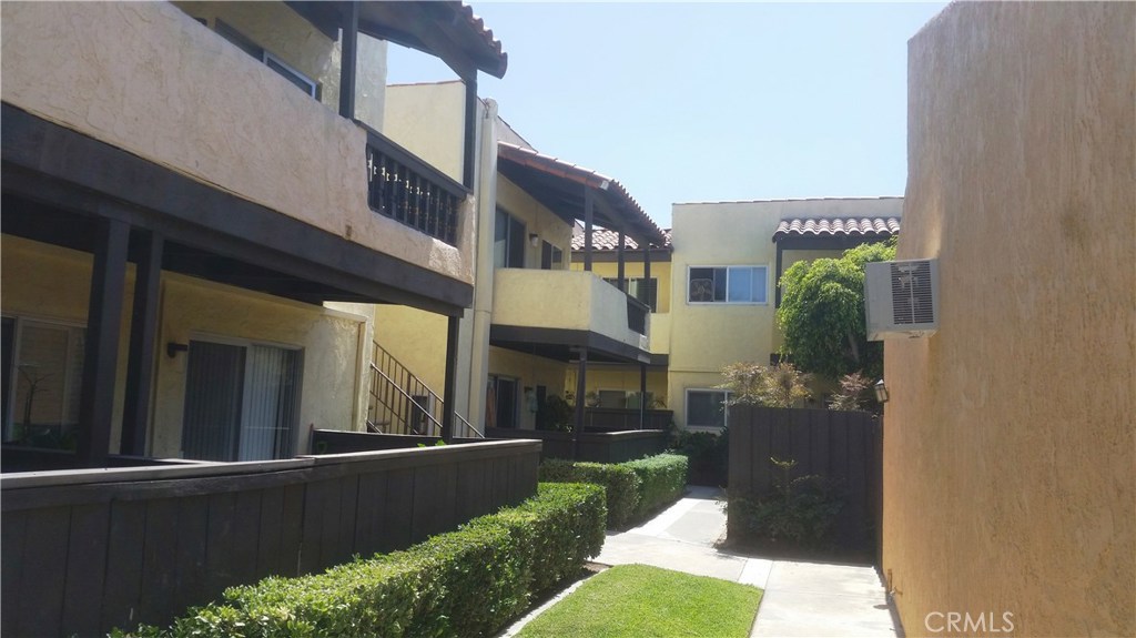 "The Landing" is a prime Orange County apartment community that offers an investor an opportunity to purchase a legacy investment. This well maintained asset not only has an "A" location, but a well balanced unit mix of one and two bedrooms (many with two full baths), upgraded interiors, private yards and balconies, fitness room and a beautiful courtyard featuring a large swimming pool. Laundry is on site. An opportunity to increase the income exists as well through minimal upgrades.