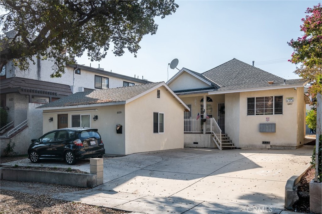 607 E Olive Avenue