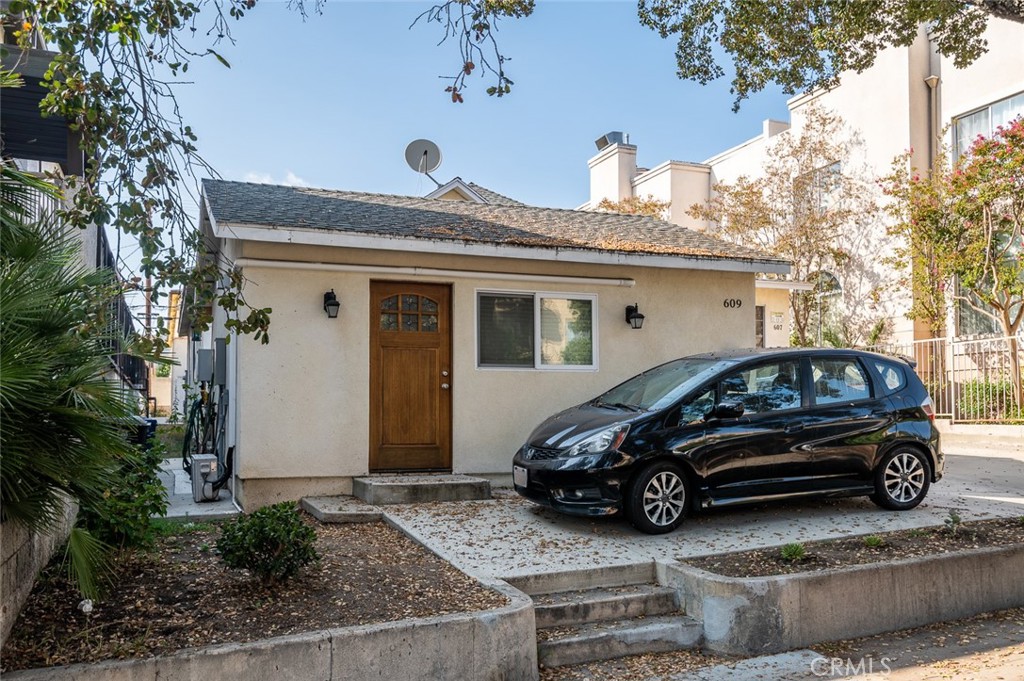 607 E Olive Avenue