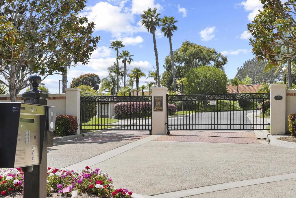 1240 Ladera Linda