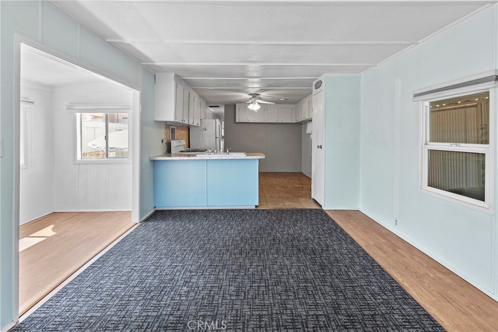 1370 W Grand Ave 128