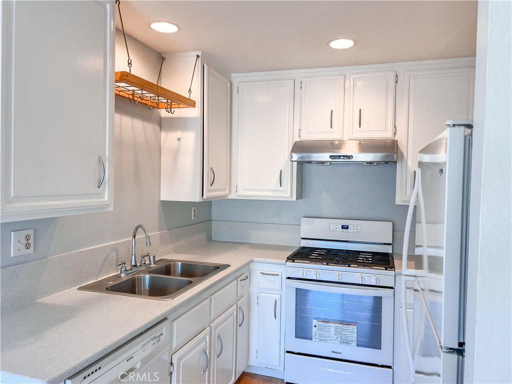 Columbia Square (CS) - Residential Lease