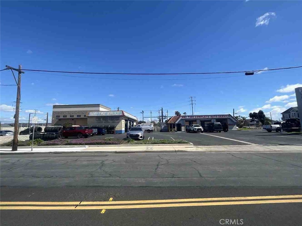 This property sale includes a well established and profitable auto repair service business, is now available for sale. Located in a high-traffic area, this well-maintained facility has been serving the community for over 20 years, earning a loyal customer base and a stellar reputation for quality service and reliability.
This is a prime location situated in in the beautiful city of Huntington Beach near Beach Blvd a very high-traffic area with excellent visibility and easy access.