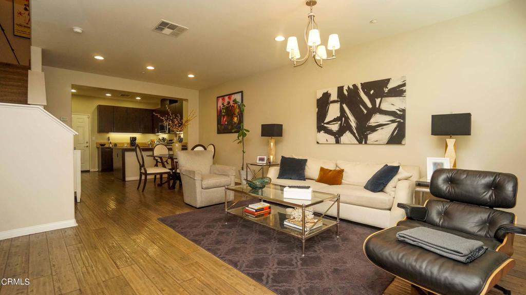 Photo 3 of 28 of 725 Forest Park Boulevard townhome