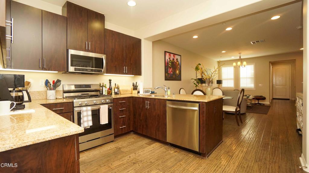 Photo 11 of 28 of 725 Forest Park Boulevard townhome