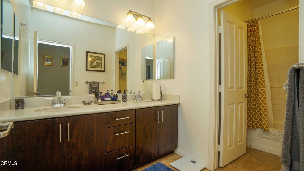 Photo 23 of 28 of 725 Forest Park Boulevard townhome