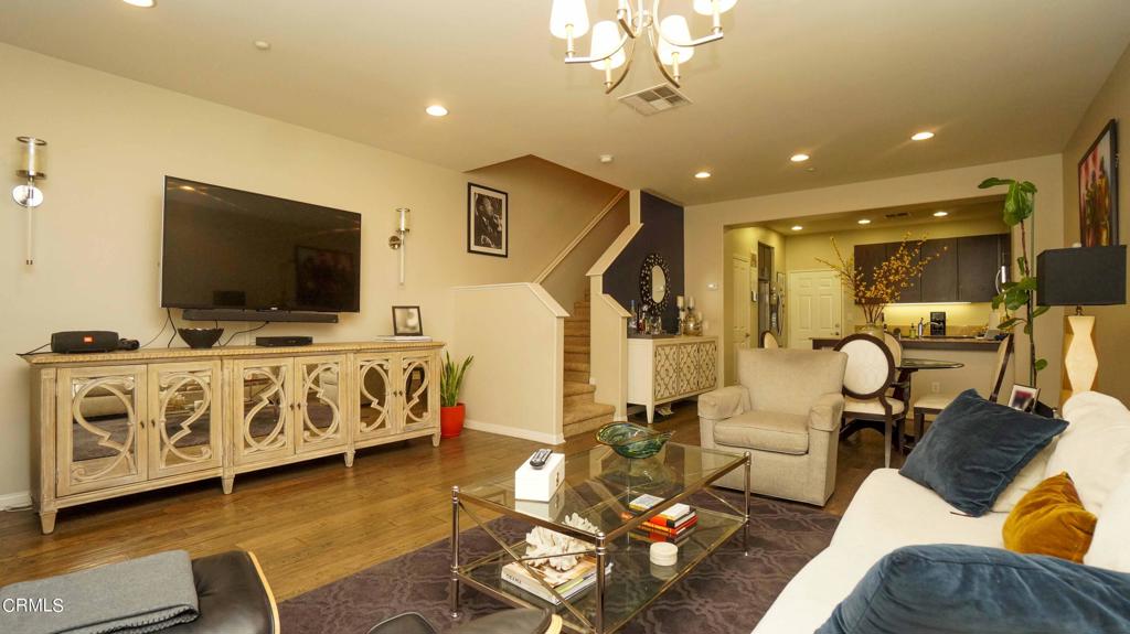 Photo 5 of 28 of 725 Forest Park Boulevard townhome