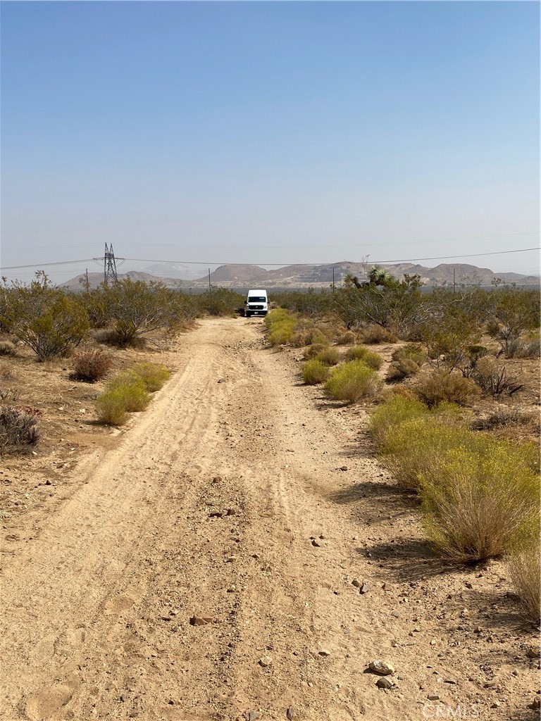 Welcome to Rosamond, CA, nestled in the foothills of the Mojave Desert. This 2.5-acre parcel offers a prime opportunity for investors or those looking to build their dream property. With endless possibilities, this vacant land is a blank canvas for your vision. Don’t miss out on this incredible investment opportunity! Zoned: PL RS