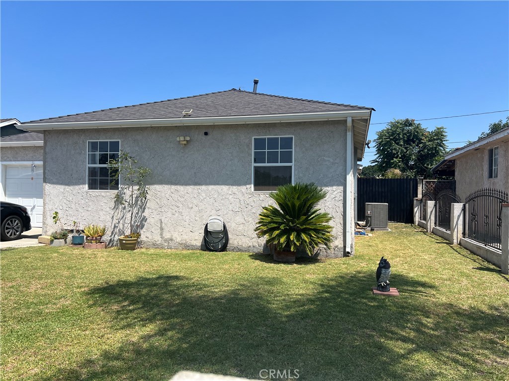 Photo 2 of 19 of 7930 Calobar Avenue house