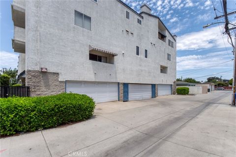 A home in Los Alamitos