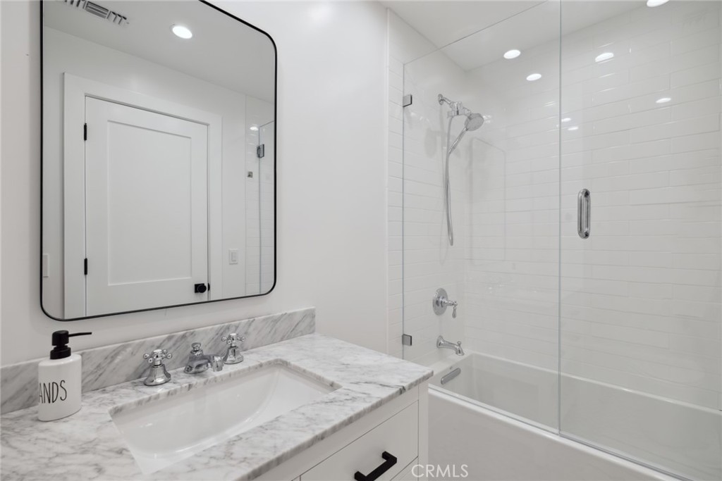 Balboa Island - Main Island (BALM) - Residential Lease