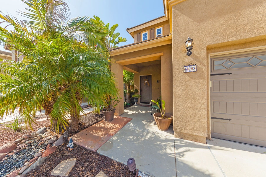 Just came back on the market! Views! Views! Views! No HOA. No neighbors in the backyard. This beautiful home is located on a private cul-de-sac street with excellent curb appeal & stunning backyard panorama! Enjoy your breathtaking million dollar views of the ocean, downtown SD & Pt. Loma! Downstairs has an office or possible bedroom. Upstairs has 4 bedrooms & bonus loft. Upgrades include travertine, wood floors & custom paint. Steps away from the park. Close to freeway, ampitheatre and water park. Neighborhoods: Vista Pacifica Equipment: Garage Door Opener, Range/Oven Other Fees: 14 Sewer: Sewer Connected Topography: ,,