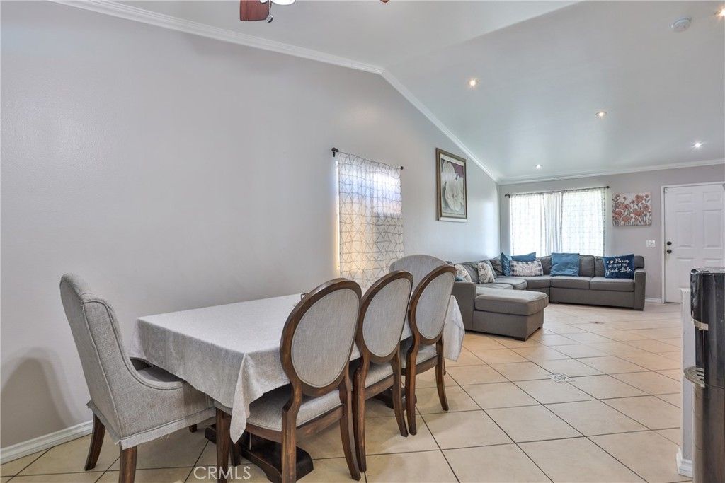 listing image 130729211350380713940