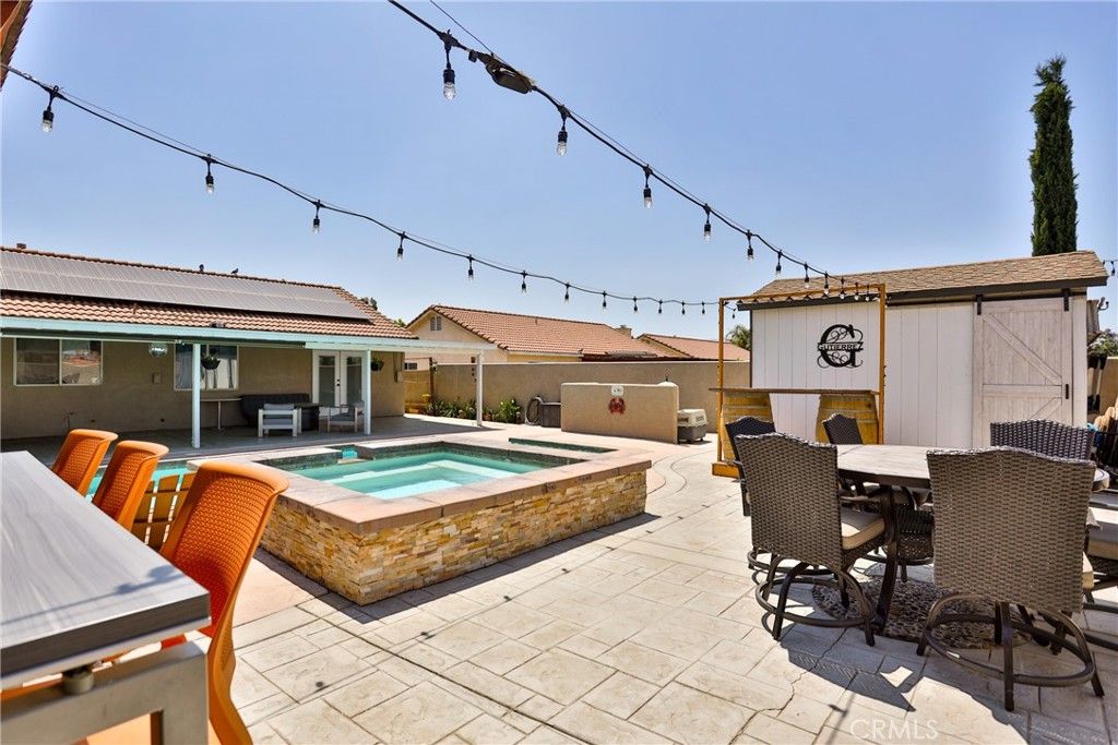 listing image 130723335171875588569