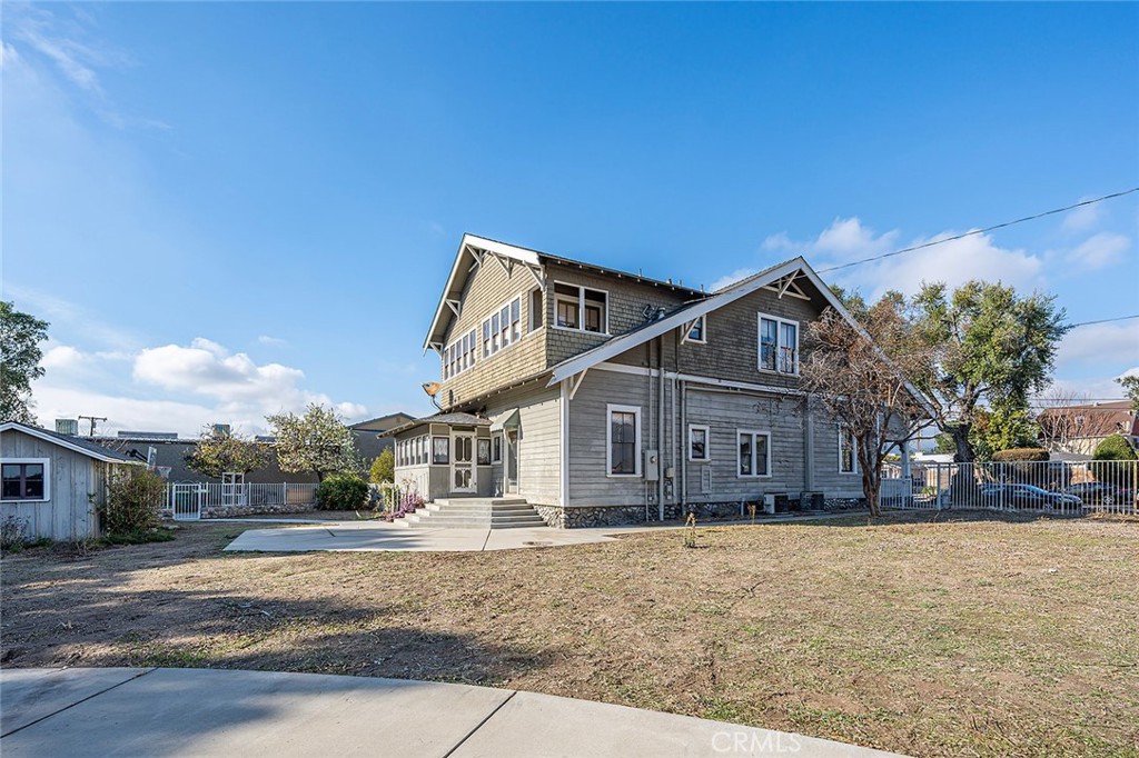 2172 Walnut Street
