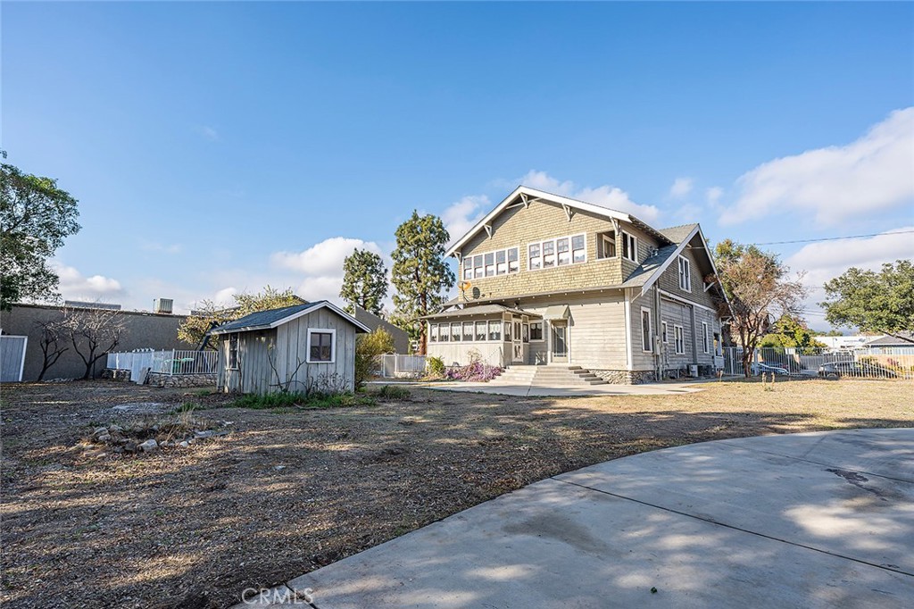 2172 Walnut Street