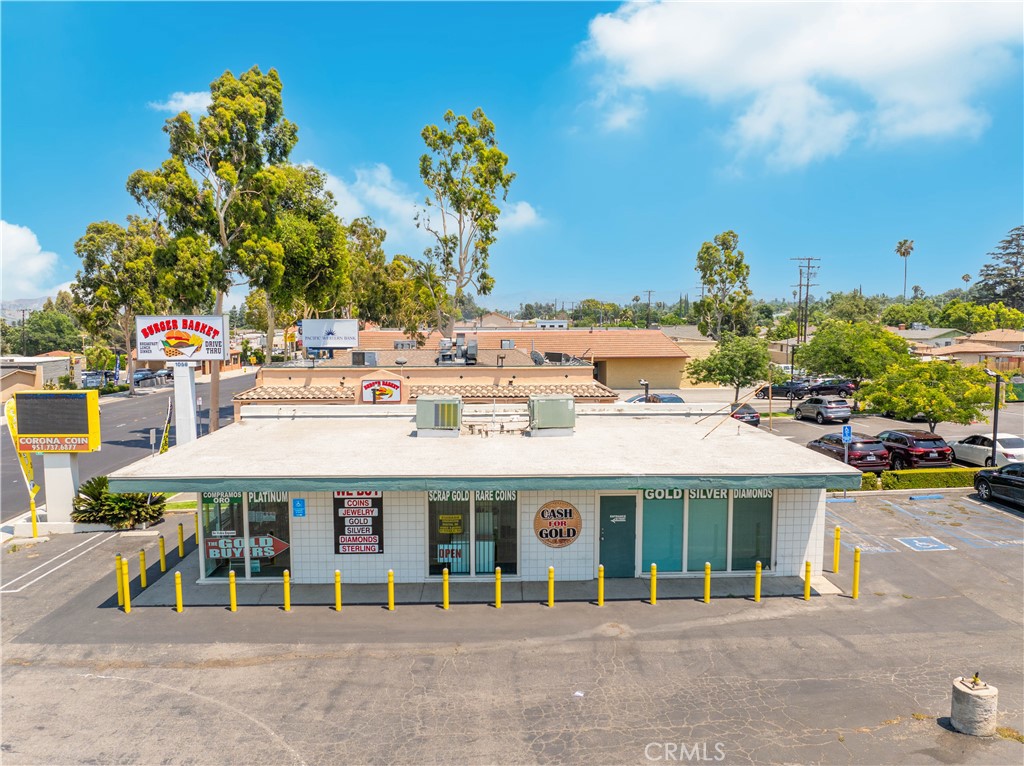 LOCATION! LOCATION! LOCATION! Commercial Building for Sale: Prime Corner Location at 6th Street and Lincoln, Building sqft: approximately 1,330. Lot Size: 9,583 sqft, Building Use: Office Building, Retail, Built in 1966. Zoning: GC (General Commercial), General Plan: MU 1 (Mixed-Use 1), Existing Land Use: Commercial, Plan Area: Downtown Revitalization. Property Highlights: Strategic Location: Situated at the bustling corner of 6th Street and Lincoln, this property boasts high visibility and foot traffic, making it ideal for businesses seeking maximum exposure. Development Potential: Located within the Downtown Revitalization Plan Area, this property presents a unique opportunity for investors and developers to contribute to and benefit from the area's growth. This commercial property is perfect for investors looking to capitalize on the ongoing downtown revitalization efforts. Its prime location, ample lot size, dual street entrances, and versatile zoning make it an excellent choice for businesses, whether you're looking to establish a new office, retail space, or mixed-use development?