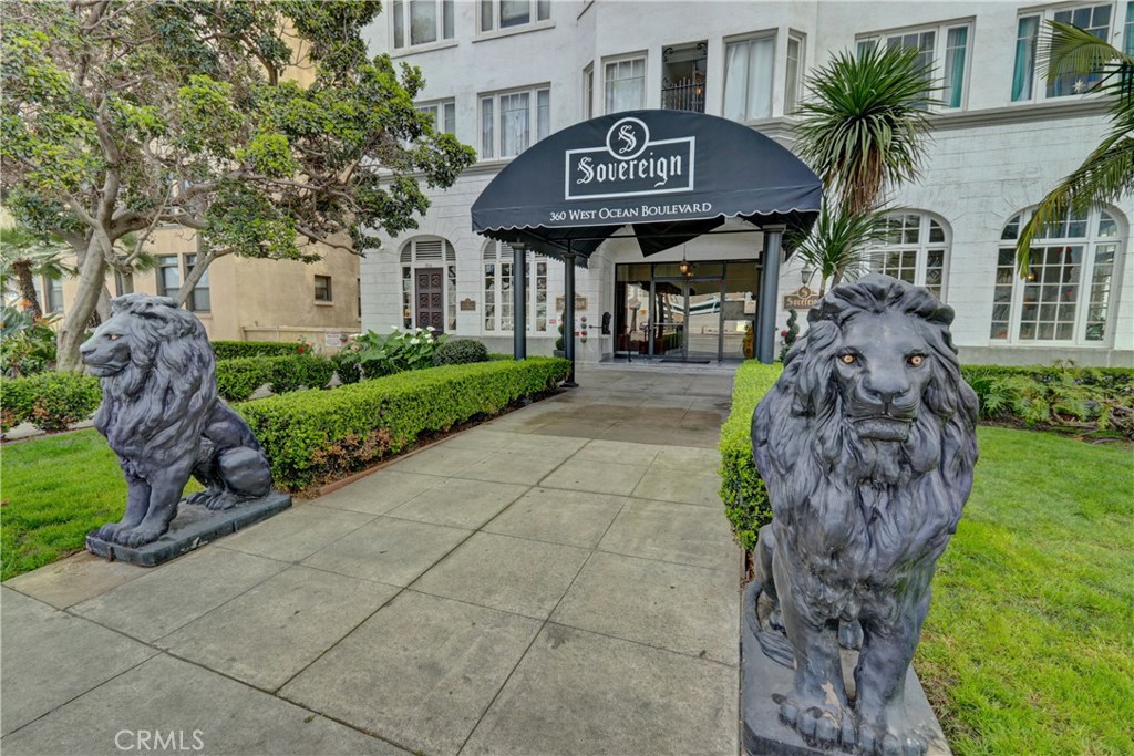 360 W Ocean Boulevard 404