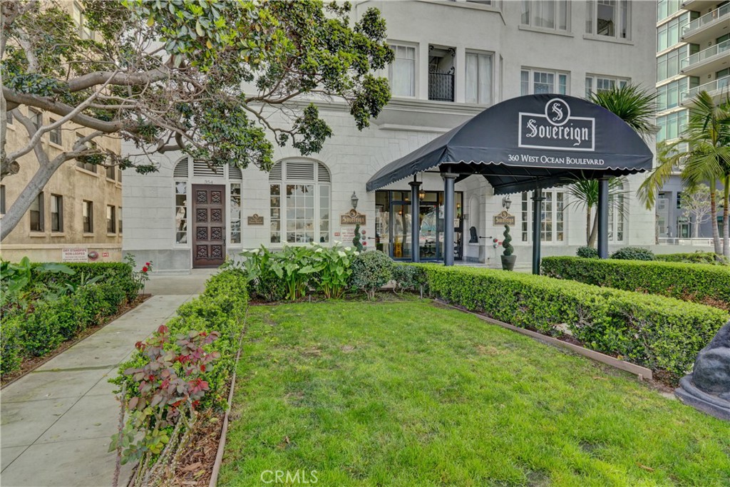 360 W Ocean Boulevard 404