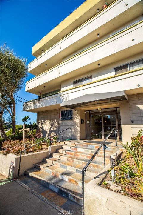 1600 Ardmore Avenue 203 Hermosa Beach CA 90254
