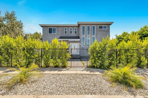 A home in Reseda