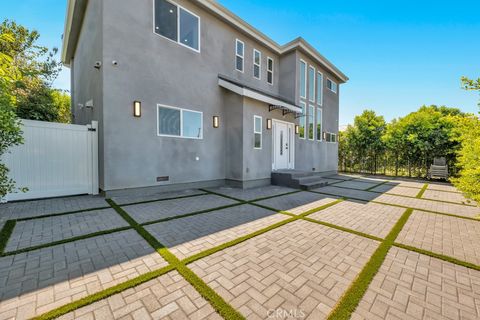 A home in Reseda