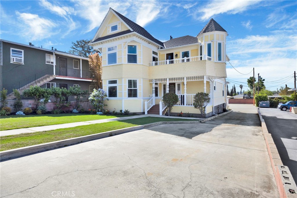 620 W Foothill Boulevard